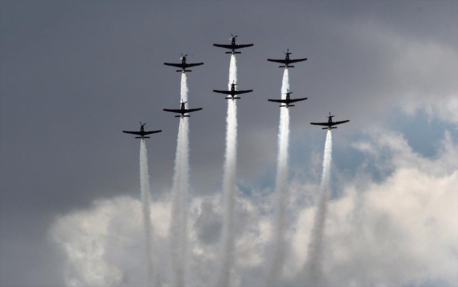 Υπερθέαμα στον αέρα από την Athens Flying Week. Αεροσκάφη PZT - 130/TC II/8 με την ομάδα Aerobatic team Orlik της Πολωνικής Πολεμικής Αεροπορίας.