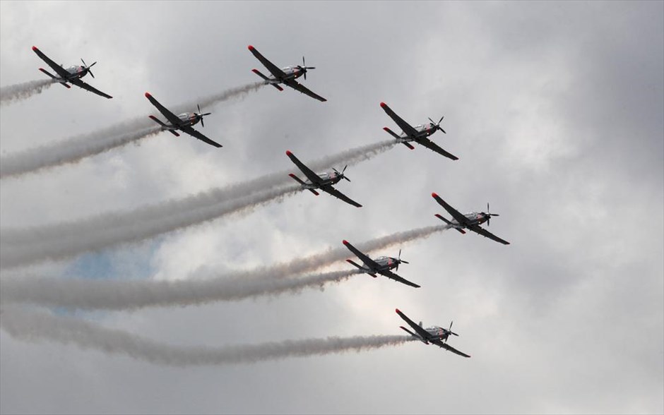 Υπερθέαμα στον αέρα από την Athens Flying Week. Αεροσκάφη PZT - 130/TC II/8 με την ομάδα Aerobatic team Orlik της Πολωνικής Πολεμικής Αεροπορίας.