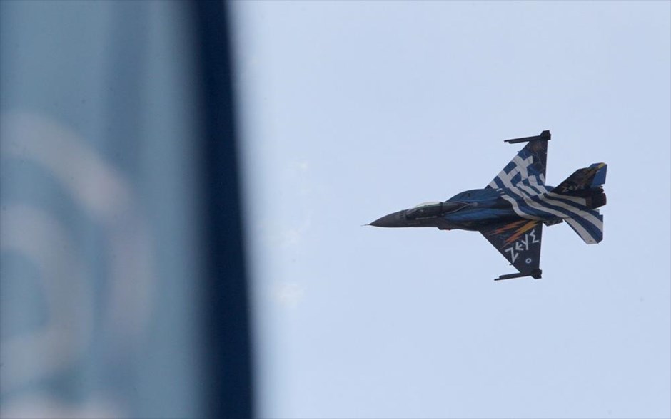Υπερθέαμα στον αέρα από την Athens Flying Week. Αεροσκάφος F-16 BLK52+ της ομάδας F-16 "ΖΕΥΣ" της Ελληνικής Πολεμικής Αεροπορίας.