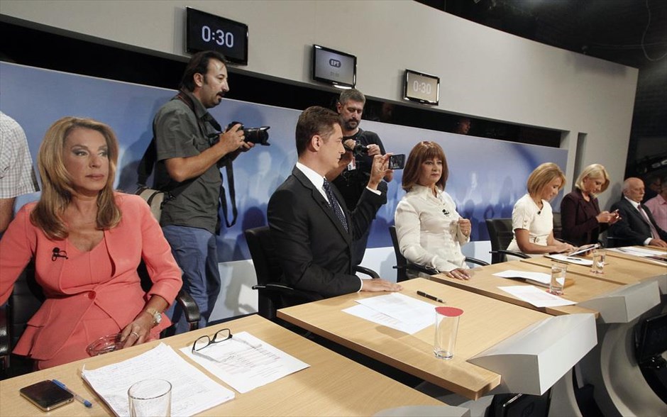 Debate - Γενική - Δημοσιογράφοι. Οι δημοσιογράφοι Όλγα Τρέμη, Αντώνης Σρόιτερ, Μαρία Χούκλη, Μάρα Ζαχαρέα, Σία Κοσιώνη και Μάκης Γιομπαζολιάς.