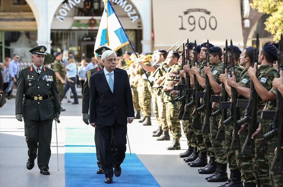 Στην Τρίπολη ο Πρ. Παυλόπουλος με αφορμή την επέτειο της Άλωσης της Τριπολιτσάς. Το εθνικό καθήκον υπεράσπισης της πατρίδας, σε περίοδο πολέμου ή ειρήνης, υπογράμμισε ο Πρόεδρος της Δημοκρατίας Προκόπης Παυλόπουλος, με αφορμή την επέτειο της Άλωσης της Τριπολιτσάς. «Αποτίουμε σήμερα τον οφειλόμενο φόρο τιμής σ’ όλους εκείνους, οι οποίοι συνέλαβαν κι εκτέλεσαν το επικό στρατήγημα της Άλωσης της Τριπολιτσάς», ανέφερε ο κ. Παυλόπουλος, ο οποίος παρευρέθη στις εορταστικές εκδηλώσεις της πόλης.
