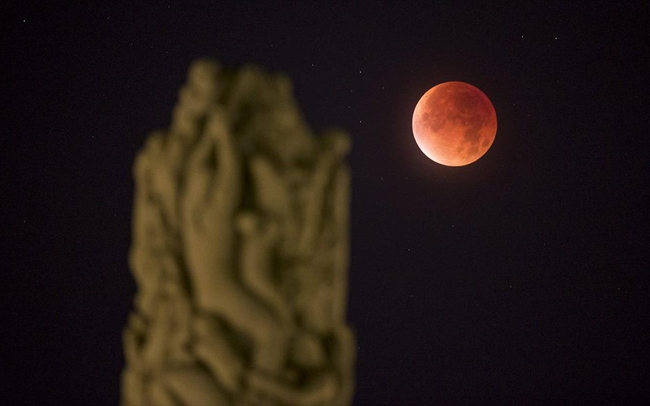 Ματωμένο φεγγάρι. Όσλο, Νορβηγία.