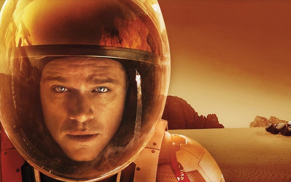  «Η διάσωση» (3D). «Η διάσωση» (3D): Ο - τρεις φορές υποψήφιος για Όσκαρ - Ρίντλεϊ Σκοτ μεταφέρει στη μεγάλη οθόνη το παγκόσμιο μπεστ σέλερ επιστημονικής φαντασίας του Άντι Γουίαρ, «Άνθρωπος στον Άρη». Με πρωταγωνιστές τον - βραβευμένο με Όσκαρ - Ματ Ντέιμον, τις Τζέσικα Τσαστέιν και Κρίστεν Ουίγκ και τους Κέιτ Μάρα, Μάικλ Πένια και Τζεφ Ντάνιελς, ένας αστροναύτης, που όλοι θεωρούν νεκρό, μένει εγκαταλελειμμένος στον Άρη και κάνει τα πάντα, για να μπορέσει να ειδοποιήσει ότι είναι ζωντανός, αλλά και για να επιβιώσει. Όλος ο κόσμος παρακολουθεί με κομμένη την ανάσα, καθώς μια ομάδα προσπαθεί να συντονίσει τη διάσωσή του.