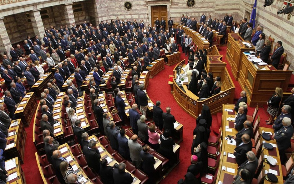 Ορκίστηκε η νέα Βουλή. Ολοκληρώθηκε η συνεδρίαση για την ορκωμοσία των 300 νεοεκλεγέντων βουλευτών.&nbsp;
