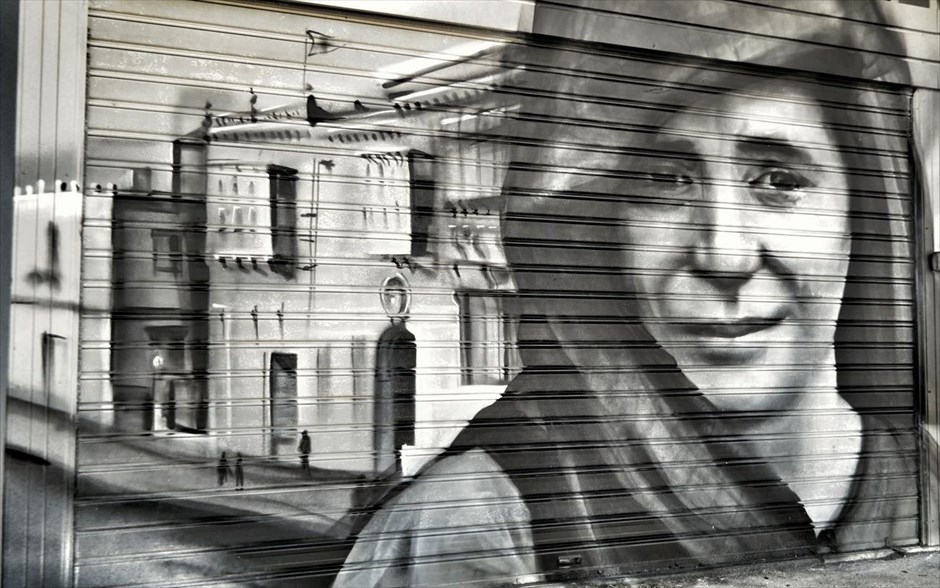 Γκράφιτι με θέμα τη σφαγή στο Δίστομο. Γκράφιτι με θέμα την σφαγή στο Δίστομο, σε τοίχο στην Αθήνα.