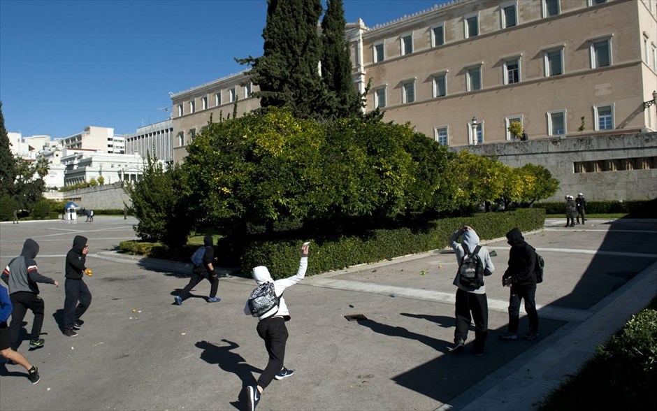 Μικροένταση στο μαθητικό συλλαλητήριο στο Σύνταγμα. 