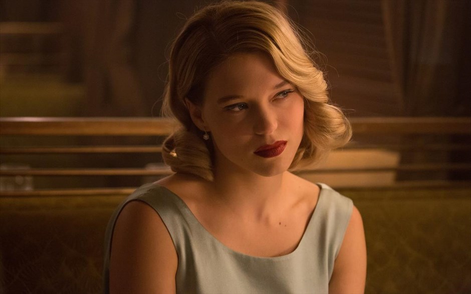 «Spectre» . «Spectre»: Ο μυθιστορηματικός χαρακτήρας του Ίαν Φλέμινγκ, ο Τζέιμς Μποντ, μεταφέρεται για 24η φορά στη μεγάλη οθόνη, μέσα από μια υπερπαραγωγή καταιγιστικής δράσης και πολλών ανατροπών.