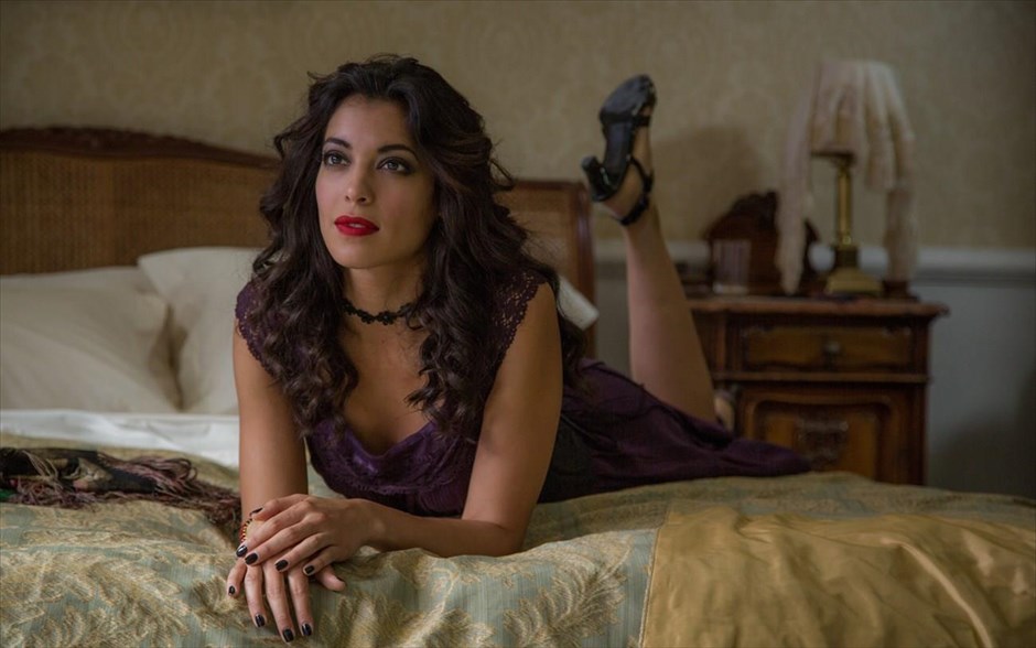 «Spectre» . «Spectre»: Ο μυθιστορηματικός χαρακτήρας του Ίαν Φλέμινγκ, ο Τζέιμς Μποντ, μεταφέρεται για 24η φορά στη μεγάλη οθόνη, μέσα από μια υπερπαραγωγή καταιγιστικής δράσης και πολλών ανατροπών.