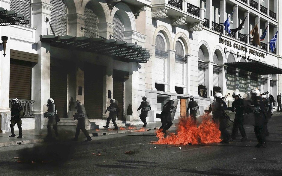 Απεργία - Επεισόδια - Μολότοφ . 