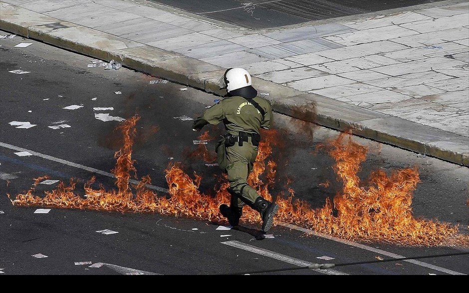 Απεργία - Επεισόδια - Μολότοφ . 