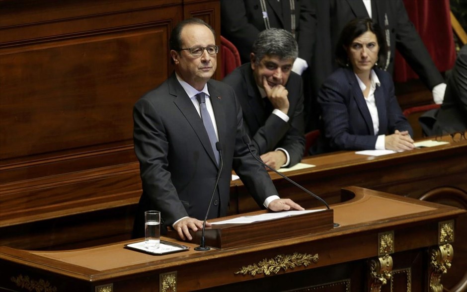 Ολάντ: Θα καταστρέψουμε το Ισλαμικό Κράτος. Η Γαλλία είναι σε πόλεμο επανέλαβε ο πρόεδρος της χώρας Φρανσουά Ολάντ, σε μια ιστορική συνεδρίαση της Γερουσίας και της εθνοσυνέλευσης, ανακοινώνοντας ότι οι γαλλικές επιχειρήσεις στη Συρία θα ενταθούν και διαμηνύοντας ότι «θα καταστρέψουμε το Ισλαμικό Κράτος».