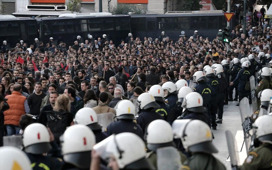 Πολυτεχνείο πορεία. 