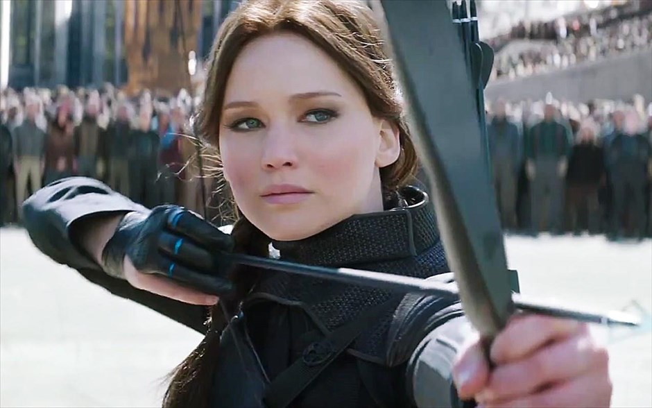 «The hunger games: Η επανάσταση - Μέρος 2» . «The hunger games: Η επανάσταση - Μέρος 2»: Βασισμένο στο μυθιστόρημα της Σούζαν Κόλινς, «Κοτσυφόκισσα», το δεύτερο μέρος της «Επανάστασης» και τελευταίο της τετραλογίας «Αγώνες πείνας», σκηνοθετημένο από τον Φράνσις Λόρενς, είναι το επικό φινάλε της σειράς ταινιών φαντασίας, που εξελίχτηκε σε κινηματογραφικό φαινόμενο.