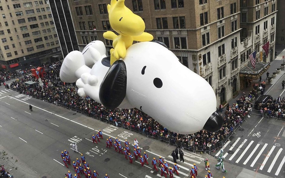 Ημέρα των Ευχαριστιών. Ο Snoopy και ο Woodstock.