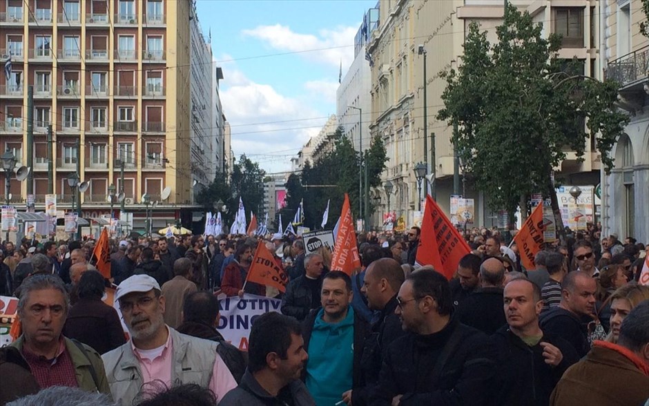Σε εξέλιξη τα απεργιακά συλλαλητήρια. 