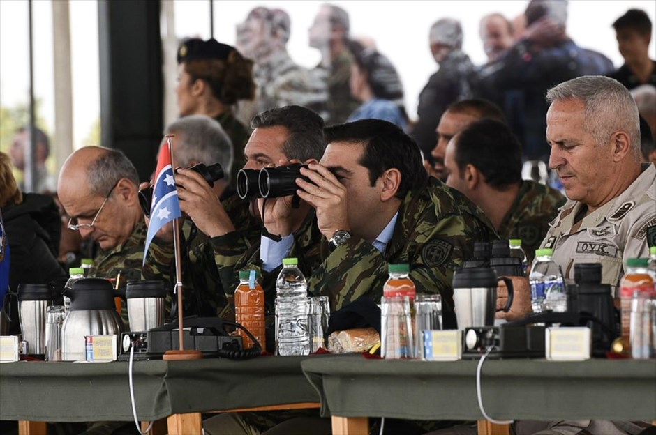 POY2015 - Οκτώβριος. Την τελική φάση της στρατιωτικής άσκησης «Παρμενίων 2015» παρακολούθησε ο πρωθυπουργός, Αλέξης Τσίπρας στις 9 Οκτωβρίου.&nbsp;