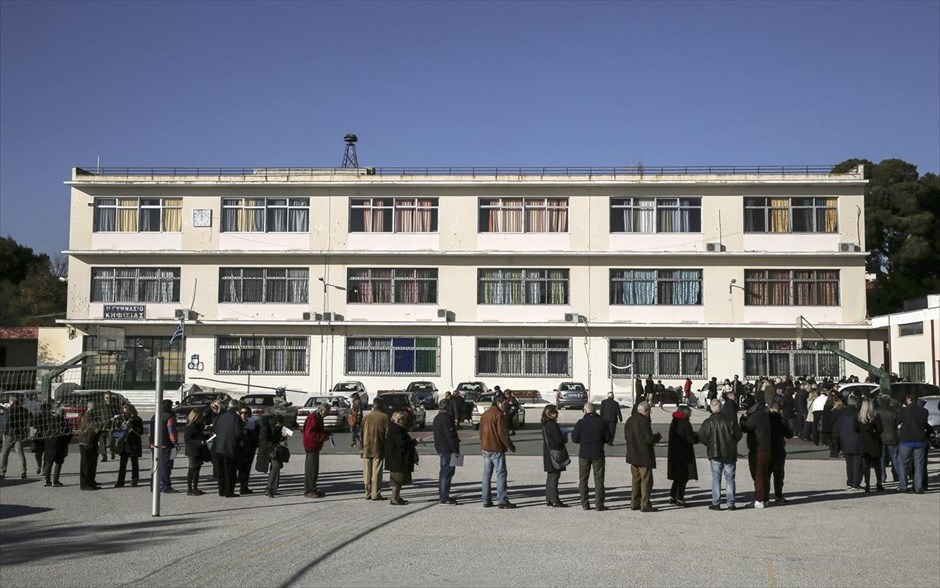 Εκλογή προέδρου της ΝΔ. Στις 7:15 το πρωί ξεκίνησε η ψηφοφορία για την ανάδειξη του νέου προέδρου της Νέας Δημοκρατίας.