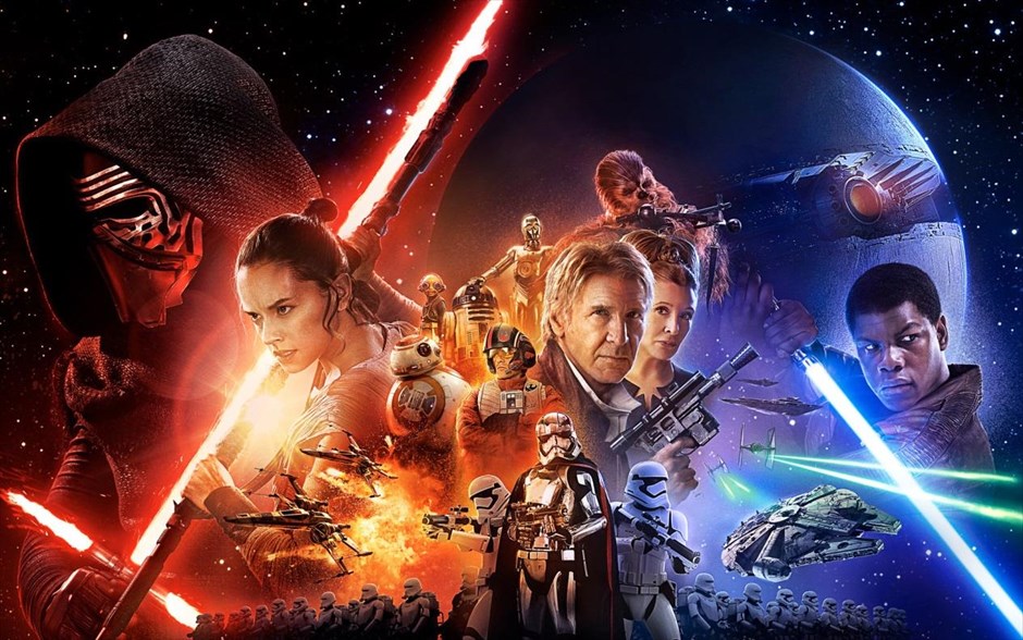 «Star Wars: Η δύναμη ξυπνάει». «Star Wars: Η δύναμη ξυπνάει»: Έχοντας σημειώσει ρεκόρ όλων των εποχών σε εισπράξεις στην πρώτη ημέρα προβολής της, με 57 εκατομμύρια δολάρια στα μποξ όφις των ΗΠΑ και του Καναδά, ξεπερνώντας το προηγούμενο ρεκόρ των 43,5 εκατομμυρίων δολαρίων, που είχε πετύχει, το 2011, η ταινία «Ο Χάρι Πότερ και οι κλήροι του θανάτου 2», η έβδομη ταινία της σειράς επιστημονικής φαντασίας «Star Wars», τοποθετείται χρονικά 30 χρόνια μετά τα γεγονότα της «Επιστροφής των Τζεντάι».