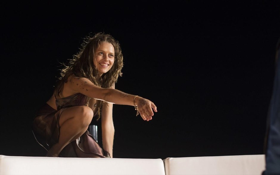 «Point break». «Point break»: Βασισμένη στην ομώνυμη κλασική κινηματογραφική επιτυχία του 1991, η περιπέτεια καταιγιστικής δράσης του Έρικσον Κορ περιλαμβάνει μερικά από τα πιο εντυπωσιακά και τολμηρά αθλητικά stunts, που έχουμε δει ποτέ σε κινηματογραφική ταινία, τα οποία πραγματοποιούνται από κορυφαίους αθλητές, που θεωρούνται οι καλύτεροι σε αθλήματα και «επικίνδυνα σπορ», όπως το σερφ μεγάλων κυμάτων, οι πτήσεις με wingsuit, το snowboarding, η ελεύθερη αναρρίχηση και οι αγώνες υψηλών ταχυτήτων με μοτοσικλέτες.