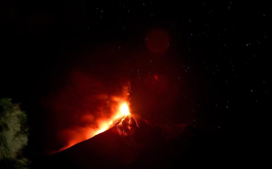 Σε ήπια δραστηριότητα το ηφαίστειο Φουέγκο. Ήπιες εκρήξεις και βροντές άρχισαν να ακούγονται από το ηφαίστειο Φουέγκο (στα ελληνικά σημαίνει Φωτιά). Το ηφαίστειο βρίσκεται 50 χλμ από την πόλη της Γουατεμάλας.