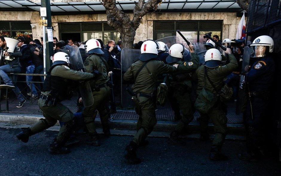 Επεισόδια στην πορεία του ΠΑΜΕ. 