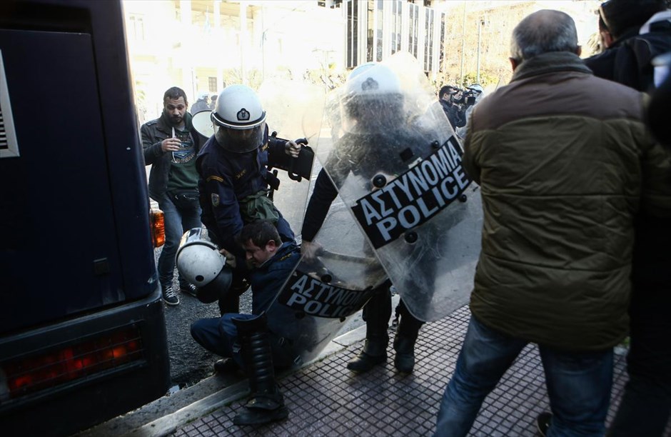 Επεισόδια στην πορεία του ΠΑΜΕ. 