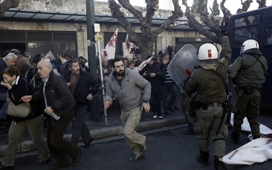 Επεισόδια στην πορεία του ΠΑΜΕ. 