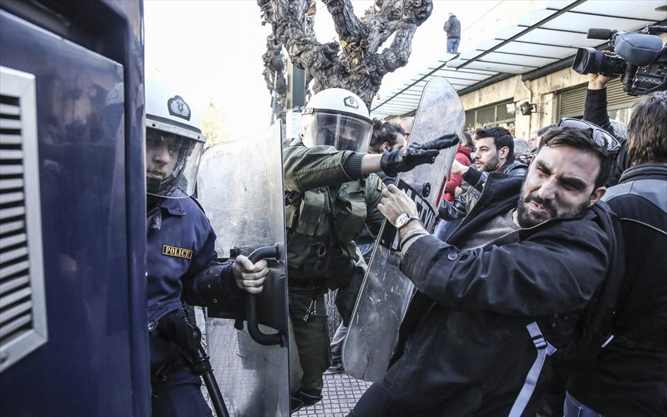 Επεισόδια στην πορεία του ΠΑΜΕ. 