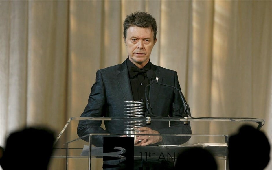 Ντέιβιντ Μπάουι. Ο Ντέιβιντ Μπάουι παραλαμβάνει το βραβείο Webby Lifetime Achievement στη Νέα Υόρκη, 5 Ιουνίου 2007.