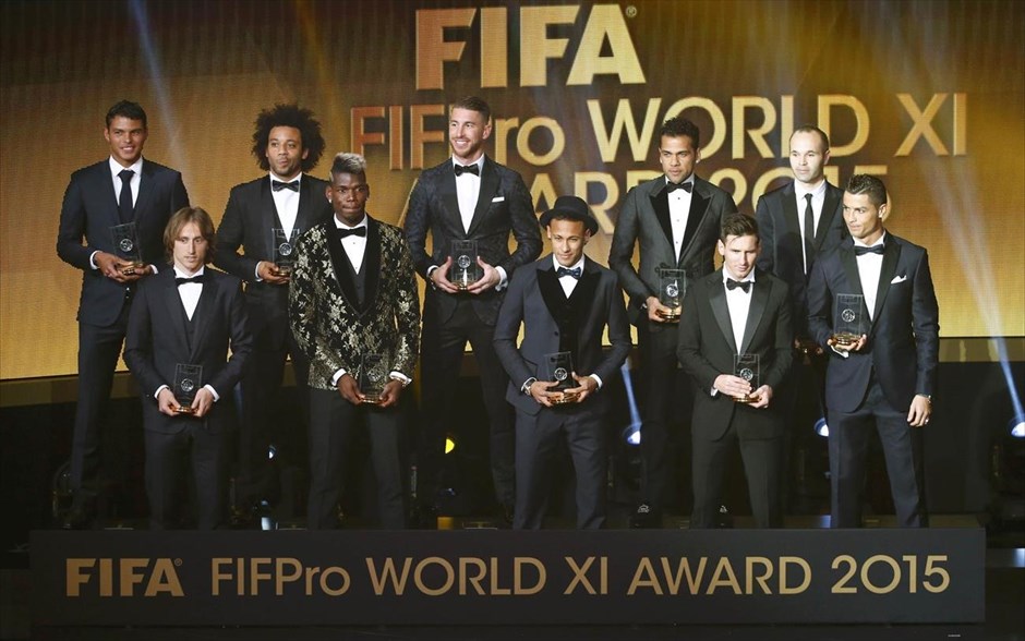 Οι κορυφαίοι της FIFA για το 2015. Τα «αστέρια» της Μπαρτσελόνα και της Ρεάλ Μαδρίτης μονοπώλησαν τις θέσεις στο ετήσιο γκαλά της FIFA για την ανάδειξη του κορυφαίου ποδοσφαιριστή. Mε τη «Χρυσή Μπάλα»βραβεύτηκε για πέμπτη φορά ο Λιονέλ Μέσι επιβεβαιώνοντας τα προγνωστικά.