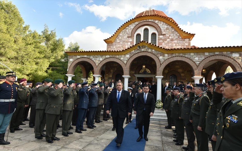 Παρουσία πολιτικής και στρατιωτικής ηγεσίας του ΥΠΕΘΑ στην τελετή παραλαβής λειψάνων αγνοούμενων του Κυπριακού αγώνα. 