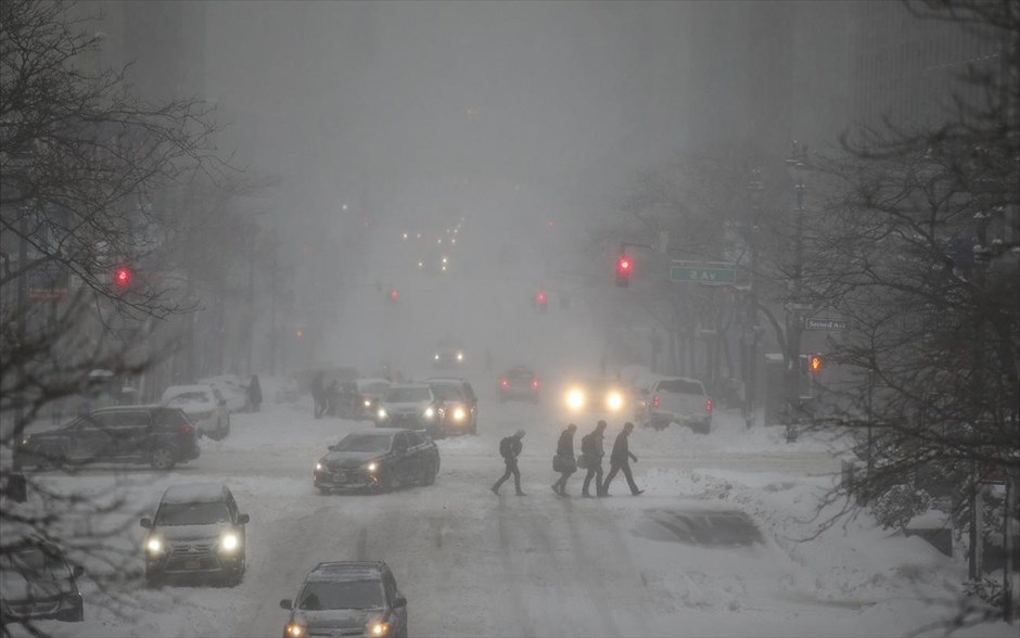 ΗΠΑ - Χιονοθύελλα - χιόνι - Νέα Υόρκη. Στιγμιότυπο από το Μανχάταν.