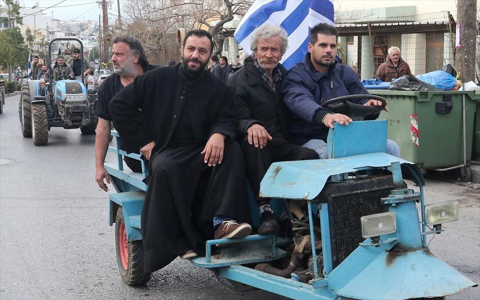 Απεργία - Πορεία - Ασφαλιστικό - κρήτη. Στιγμιότυπο από τις κινητοποιήσεις στο Ηράκλειο Κρήτης.