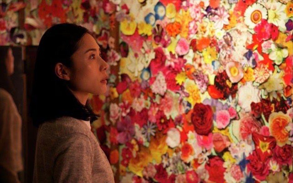 «Ταξίδι στην άλλη όχθη». «Ταξίδι στην άλλη όχθη»: Ο Κιγιόσι Κουροσάβα, ο δημιουργός που έπαιξε σημαντικό ρόλο στην αναβίωση του ιαπωνικού θρίλερ, κατακτώντας τους τίτλους του «Μαύρου Πρίγκιπα του γιαπωνέζικου νέου κύματος» και του «Μετρ του φανταστικού κινηματογράφου», επιστρέφει με ένα αισθηματικό δράμα φαντασίας, το οποίο απέσπασε το βραβείο σκηνοθεσίας στο τμήμα «Ένα Κάποιο Βλέμμα» του Φεστιβάλ των Καννών 2015.