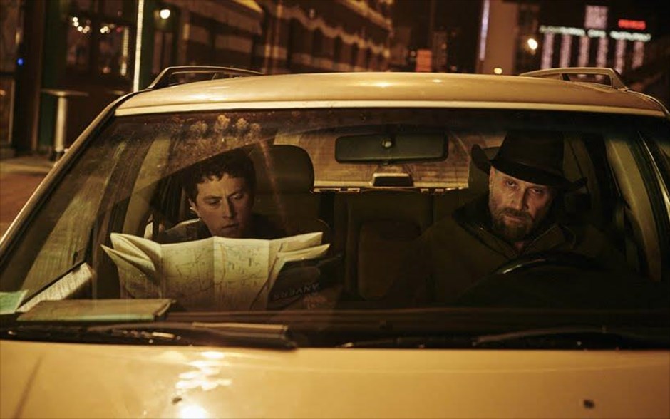 «Les cowboys». Ο - υποψήφιος για Όσκαρ - σεναριογράφος της ταινίας «Ο προφήτης», Τομά Μπιντεγκέν, στο σκηνοθετικό του ντεμπούτο «Les cowboys». ένας άνδρας ψάχνει απεγνωσμένα την απαχθείσα 16άχρονη κόρη του, με τη βοήθεια του νεαρού γιου του, ο οποίος αποφασίζει να θυσιάσει τα καλύτερά του χρόνια, προκειμένου να σταθεί στο πλευρό του πατέρα του.