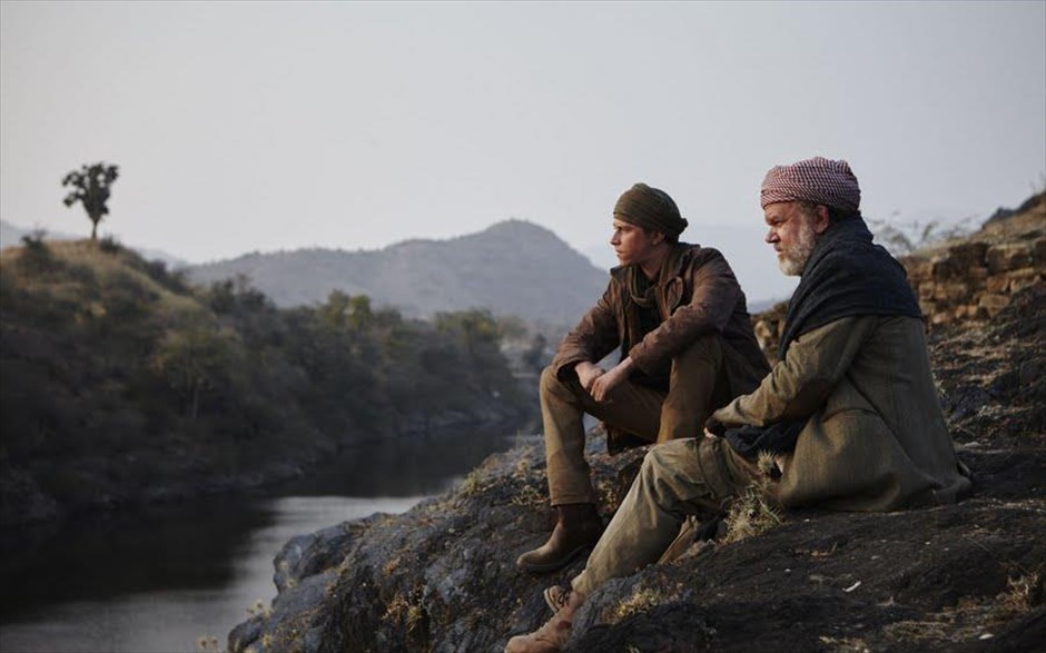 «Les cowboys». Ο - υποψήφιος για Όσκαρ - σεναριογράφος της ταινίας «Ο προφήτης», Τομά Μπιντεγκέν, στο σκηνοθετικό του ντεμπούτο «Les cowboys». ένας άνδρας ψάχνει απεγνωσμένα την απαχθείσα 16άχρονη κόρη του, με τη βοήθεια του νεαρού γιου του, ο οποίος αποφασίζει να θυσιάσει τα καλύτερά του χρόνια, προκειμένου να σταθεί στο πλευρό του πατέρα του.