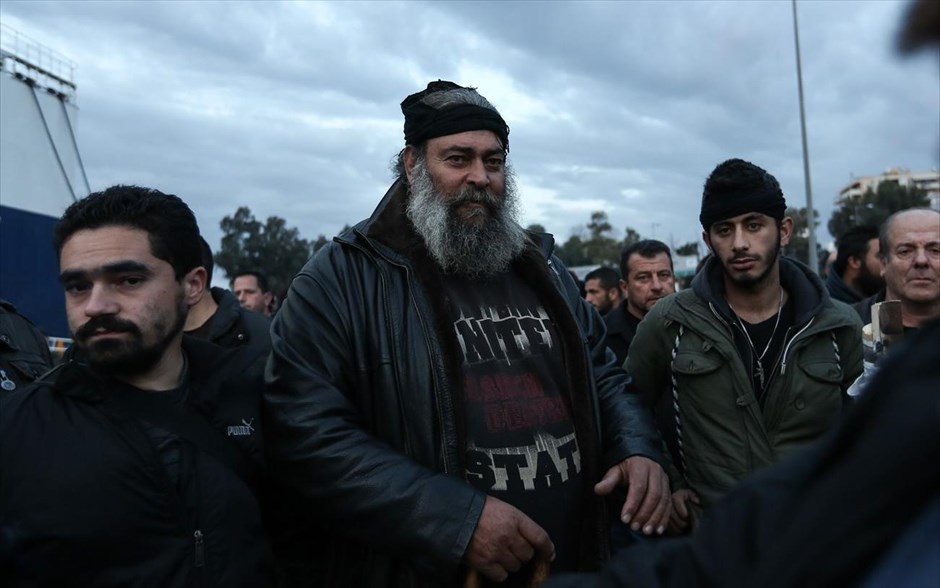 Αγρότες - Άφιξη αγροτών από Κρήτη στο λιμάνι του Πειραιά. 