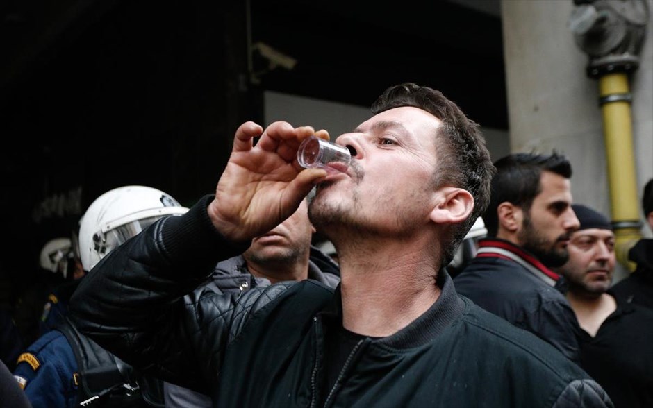 Αγρότες - Διαμαρτυρία αγροτών Κρήτης στο υπουργείο Αγροτικής Ανάπτυξης. 