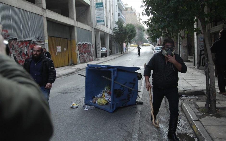 Αγρότες - Διαμαρτυρία αγροτών Κρήτης στο υπουργείο Αγροτικής Ανάπτυξης. Στιγμιότυπο από το υπουργείο Αγροτικής Ανάπτυξης.