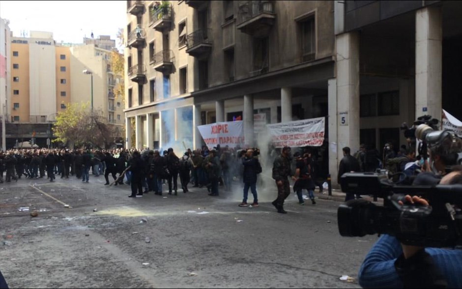 Αγρότες - Διαμαρτυρία αγροτών Κρήτης στο υπουργείο Αγροτικής Ανάπτυξης. 
