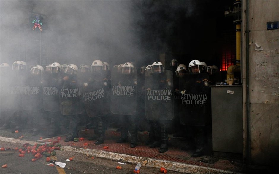 Αγρότες - Διαμαρτυρία αγροτών Κρήτης στο υπουργείο Αγροτικής Ανάπτυξης. 