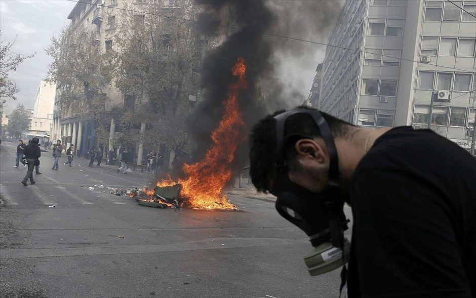 Αγρότες - Διαμαρτυρία αγροτών Κρήτης στο υπουργείο Αγροτικής Ανάπτυξης - ένταση. 