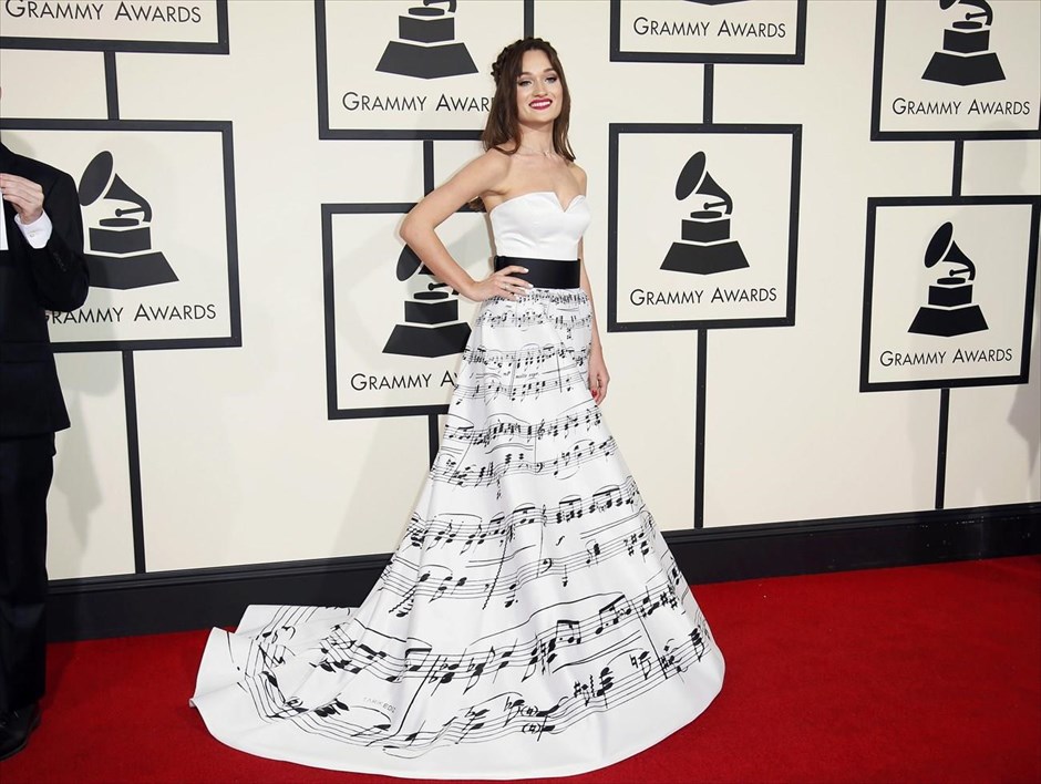 Βραβεία Grammy - Diana Gloster . Η τραγουδίστρια Νταϊάνα Γκλόστερ κατά την άφιξή της στην 58η τελετή απονομής των μουσικών βραβείων Grammy.