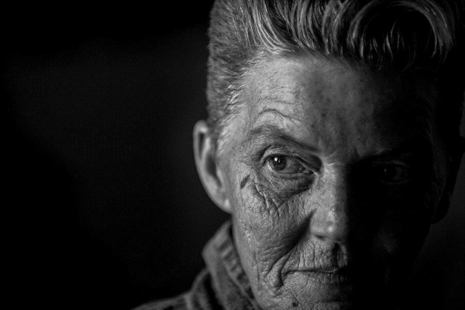 Βραβεία World Press Photo 2016. H Αμερικανίδα Mary F. Calvert τιμήθηκε με το πρώτο βραβείο στην κατηγορία «Long Term Projects» με μια σειρα φωτογραφιών - πορτραίτων γυναικών που στο παραλθόν έχουν δεχθεί σεξουαλικές επιθέσεις κατά τη διάρκεια της θητείας τους στις Ένοπλες Δυνάμεις των ΗΠΑ.