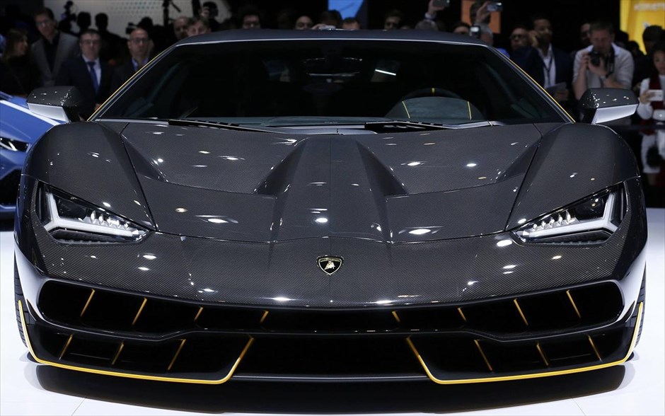 Γενεύη: Η νέα Lamborghini Centenario στο 86ο Διεθνές Σαλόνι Αυτοκινήτου . Η νέα Lamborghini Centenario απεικονίζεται στο 86ο Διεθνές Σαλόνι Αυτοκινήτου της Γενεύης.