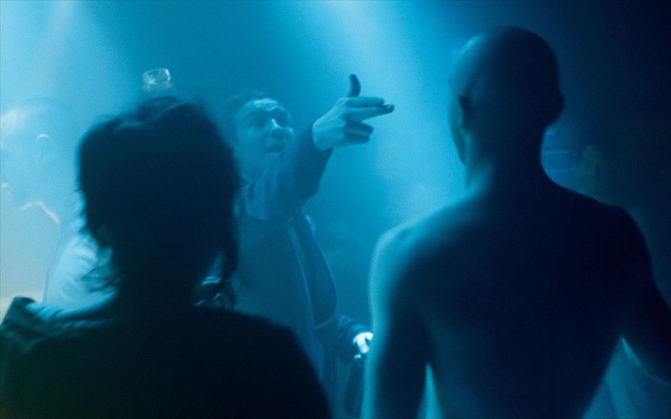 «Victoria». Στο αστυνομικό θρίλερ του Σεμπάστιαν Σκίπερ, «Victoria», μια κοπέλα από τη Μαδρίτη γνωρίζει τέσσερις άντρες έξω από ένα νυχτερινό κλαμπ στο Βερολίνο, οι οποίοι υπόσχονται να της δείξουν την αληθινή διασκέδαση της πόλης.
