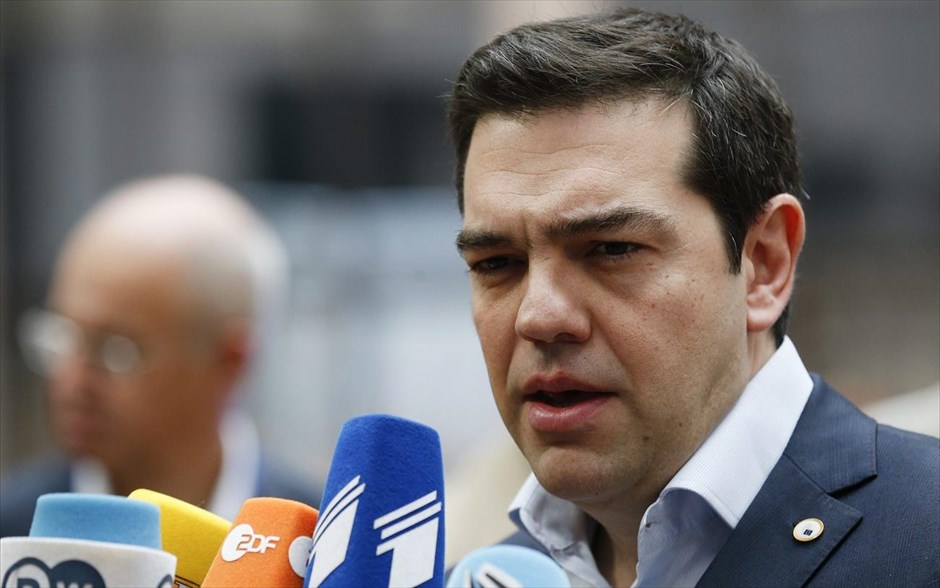 Βρυξέλλες: Την ανάγκη τήρησης των συμφωνιών επεσήμανε εκ νέου ο Πρωθυπουργός. Την ανάγκη τήρησης των συμφωνιών επεσήμανε εκ νέου ο πρωθυπουργός Αλέξης Τσίπρας από τις Βρυξέλλες και τόνισε ότι το βάρος και οι ευθύνες πρέπει να μοιράστουν σε όλα τα κράτη μέλη. Ακόμη σημείωσε ότι είναι αναγκαίο να επιταχυνθεί η μετεγκατάσταση και να είναι η συγκεκριμένη διαδικασία αξιόπιστη.