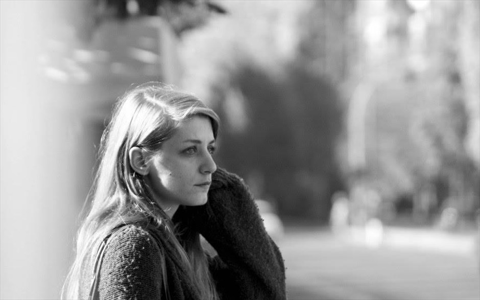 «Μικρή Άρκτος». «Μικρή Άρκτος»: Το αισθηματικό δράμα μυστηρίου της Ελισάβετ Χρονοπούλου απέσπασε το 1ο βραβείο στο Τμήμα «Νέες Ματιές» στο Hellas Film Box, στο Βερολίνο. Με τους Σοφία Γεωργοβασίλη, Γιάννη Κοκιασμένο και Διώνη Κουρτάκη, σε ένα ξενοδοχείο ημιδιαμονής, ένας άντρας συλλαμβάνεται, ενώ το αναίσθητο σώμα μιας κοπέλας μεταφέρεται στο ασθενοφόρο. Μέσα στο περιπολικό που διασχίζει την πολύβουη Αθήνα, ο άντρας ανακαλεί το διάστημα των τελευταίων μηνών, προσπαθώντας να καταλάβει τί πήγε λάθος.
