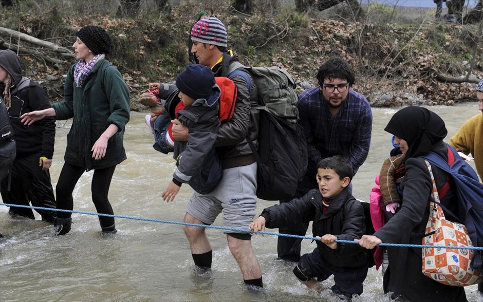 Μετανάστες - Πρόσφυγες - Ειδομένη - Επιχείρηση εισχώρησης στην ΠΓΔΜ. 