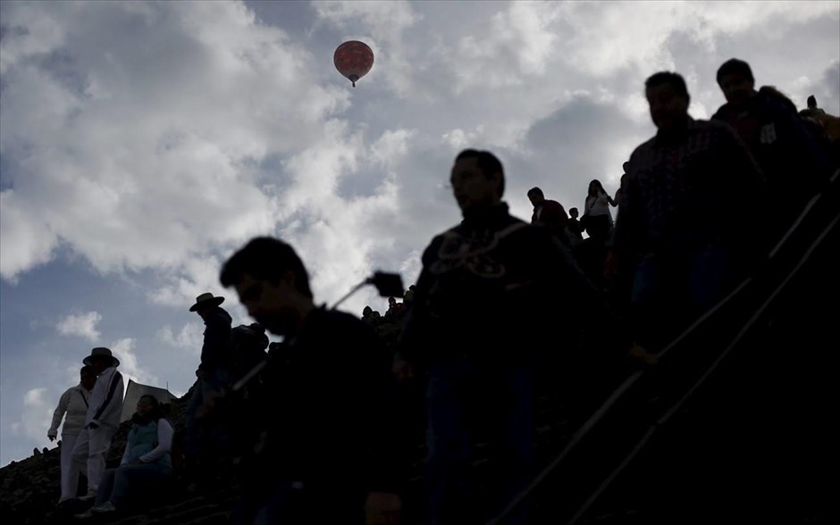 Μεξικό: Γιορτάζοντας την εαρινή ισημερία στην Πυραμίδα του Ήλιου. 